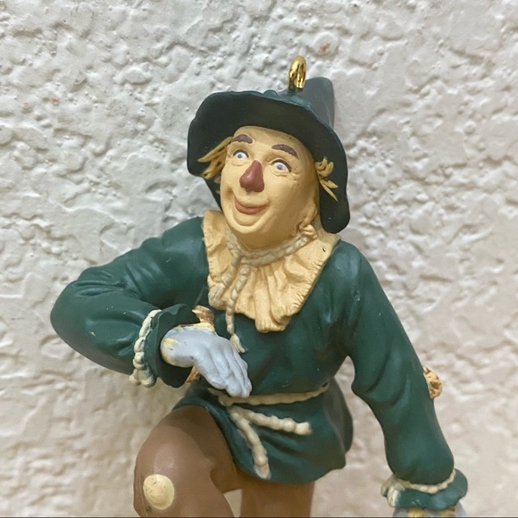 Vintage 1994 Hallmark Keepsake Wizard Of OZ Scarecrow Ornament - Picture 8 of 9